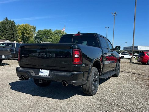 New 2026 RAM 1500 4x4 Crew Cab image 6