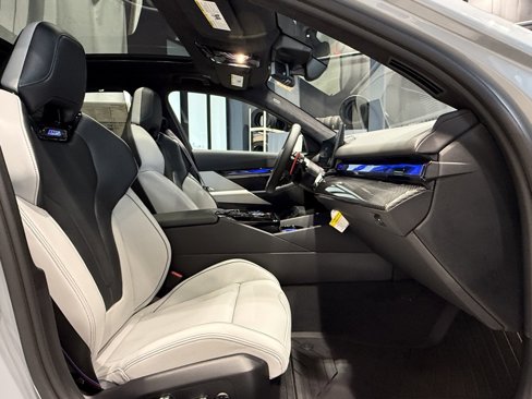 New 2026 BMW M5 w/ Executive Package image 33