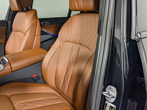New 2026 BMW X7 M60i image 15