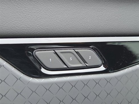 New 2025 Jeep Wagoneer Limited image 13