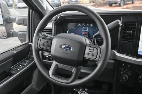 New 2025 Ford F250 XLT w/ Black Appearance Package image 24