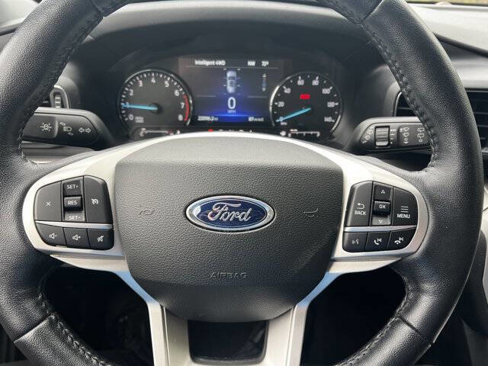 Used 2022 Ford Explorer XLT w/ Equipment Group 202A image 20