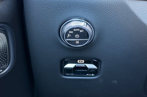 Used 2024 Mercedes-Benz GLC 300 image 31