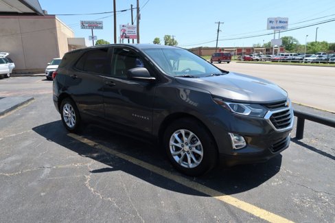 Used 2020 Chevrolet Equinox LS image 2