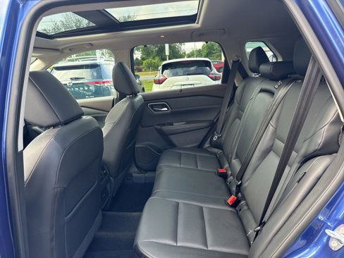 Certified 2021 Nissan Rogue SV w/ Premium Package image 33