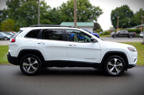 Used 2022 Jeep Cherokee Limited image 4