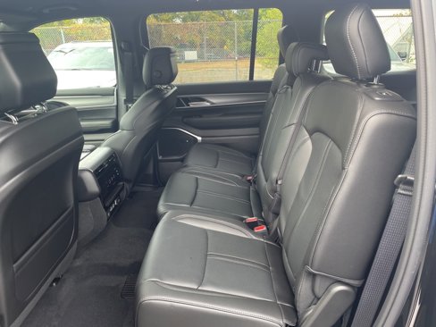 New 2025 Jeep Wagoneer 4WD image 15