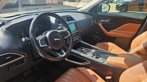 Used 2018 Jaguar F-PACE Portfolio image 25