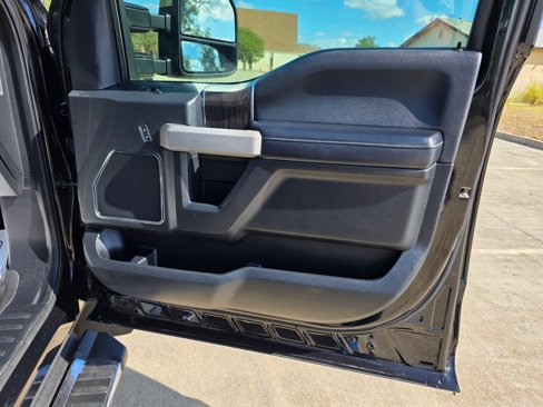 Used 2021 Ford F350 Lariat w/ Chrome Package image 21