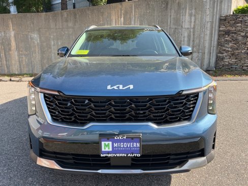 Certified 2025 Kia Sorento EX image 8