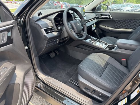 New 2025 Mitsubishi Outlander SEL image 37