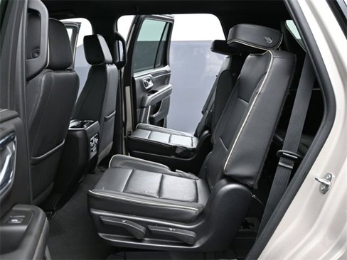Used 2023 GMC Yukon SLT image 7