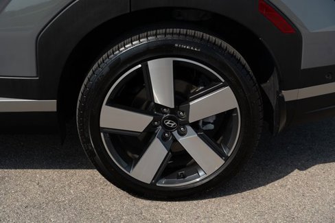 Used 2024 Hyundai Santa Fe Limited image 10