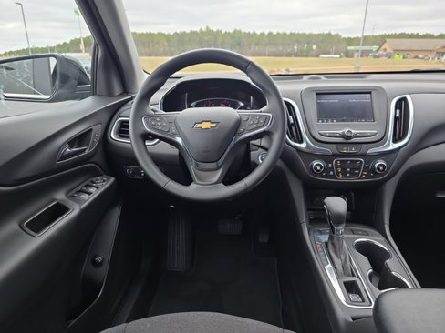 Used 2024 Chevrolet Equinox LT image 16