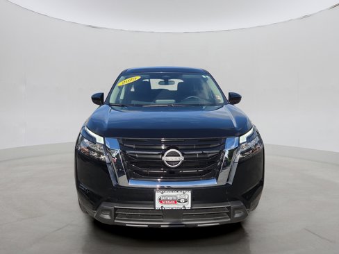 Used 2025 Nissan Pathfinder S image 24