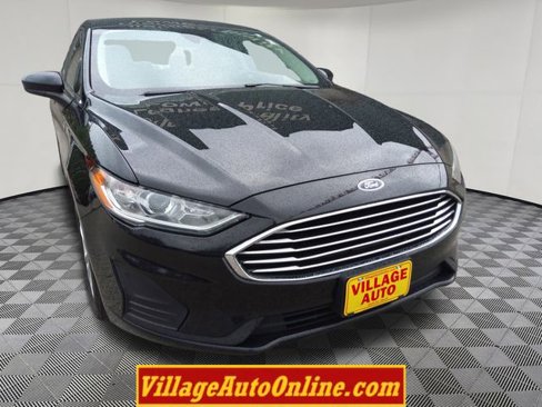 Used 2019 Ford Fusion SE image 15