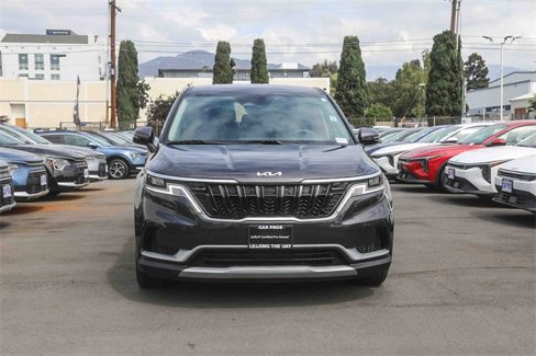 Certified 2024 Kia Carnival LX image 3