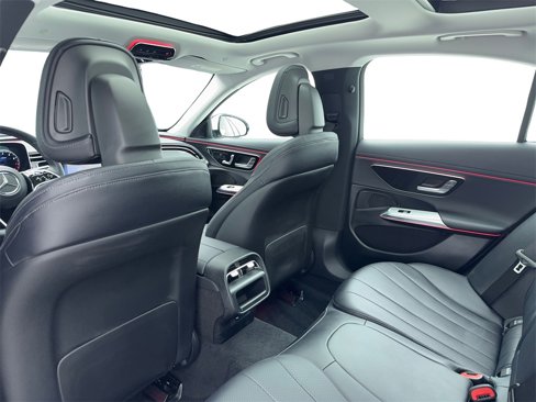 Used 2025 Mercedes-Benz E 350 Sedan image 46