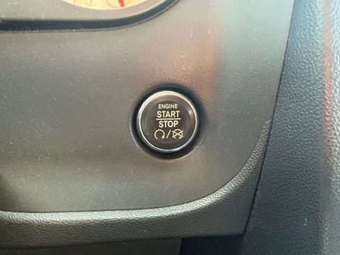 Used 2011 Dodge Challenger image 19