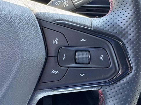 Certified 2024 Chevrolet Trax RS w/ Sunroof Package image 17