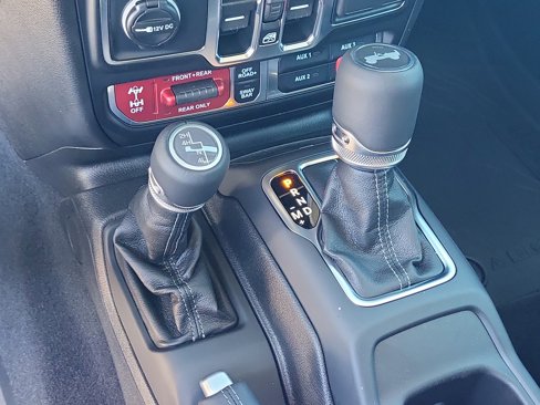 New 2025 Jeep Wrangler Unlimited Rubicon image 17