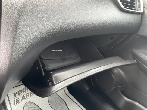 Used 2014 Nissan Rogue SV w/ SV Premium Package image 21