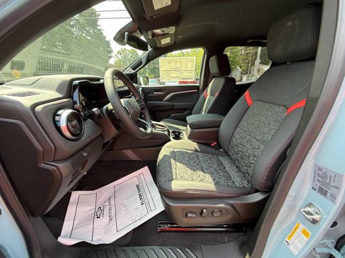 New 2025 Chevrolet Colorado Z71 w/ Technology Package image 16