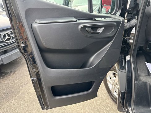 Used 2021 Mercedes-Benz Sprinter 2500 image 13