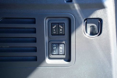 Used 2024 Chevrolet Traverse RS image 15