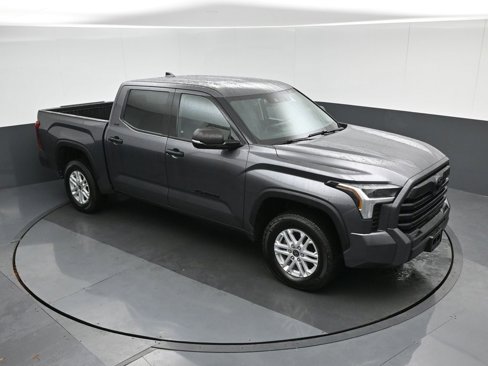 Used 2022 Toyota Tundra SR5 w/ SR5 Convenience Package image 66