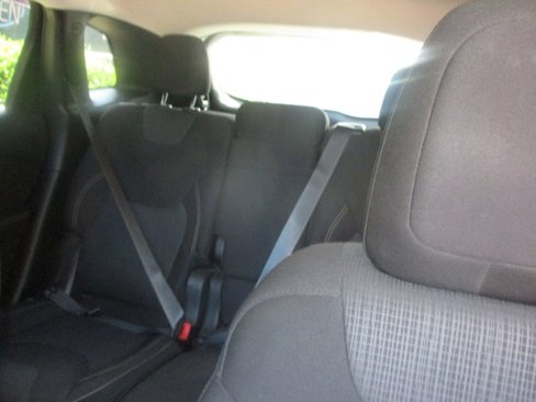 Used 2015 Jeep Cherokee Latitude w/ Cold Weather Group image 11