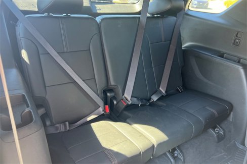 Used 2023 Chevrolet Traverse RS image 21