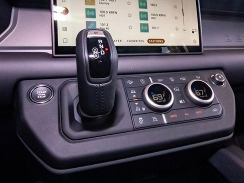 New 2025 Land Rover Defender 110 S image 27