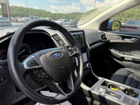 Certified 2023 Ford Edge SEL w/ Convenience Package image 3