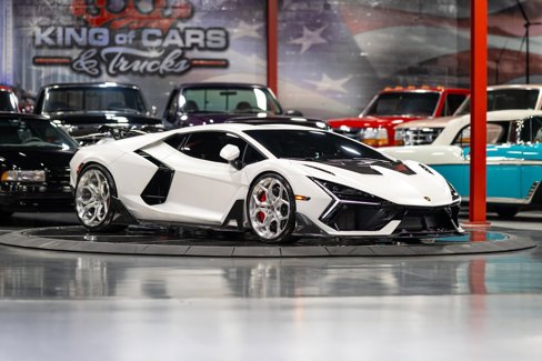 Used 2024 Lamborghini Revuelto image 5