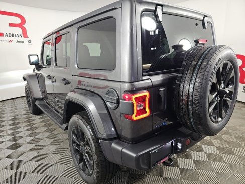 New 2025 Jeep Wrangler Unlimited Sahara image 5