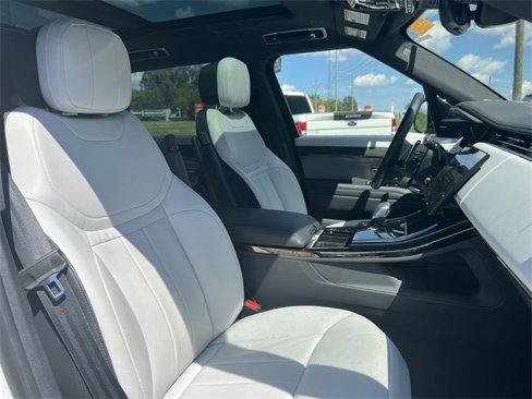 Used 2025 Land Rover Range Rover Sport Dynamic SE image 25