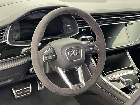 New 2025 Audi RS Q8 performance image 4