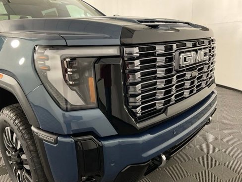 New 2025 GMC Sierra 2500 Denali Ultimate w/ Max Trailering Package image 9