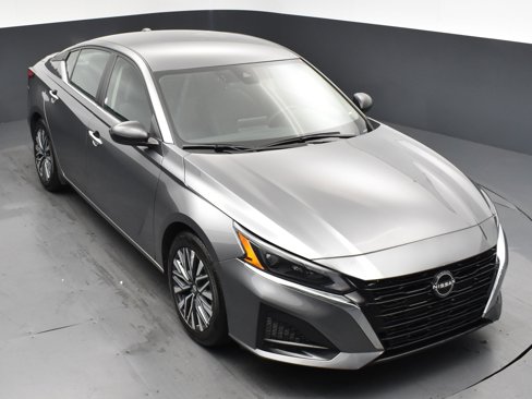 Used 2024 Nissan Altima 2.5 SV image 19