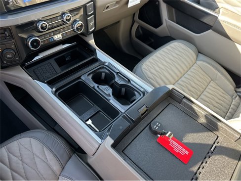 New 2025 Ford F250 Platinum w/ Platinum Plus Package image 34