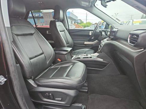Used 2024 Ford Explorer XLT w/ Equipment Group 202A image 9