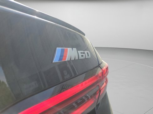 Used 2025 BMW i5 M60 w/ Premium Package image 32