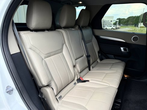 Used 2020 Land Rover Discovery Landmark image 23