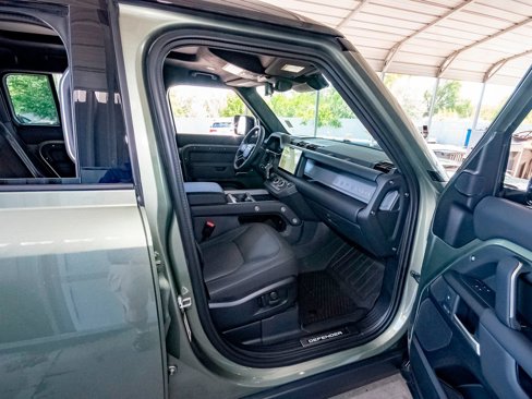 New 2025 Land Rover Defender 110 X image 43
