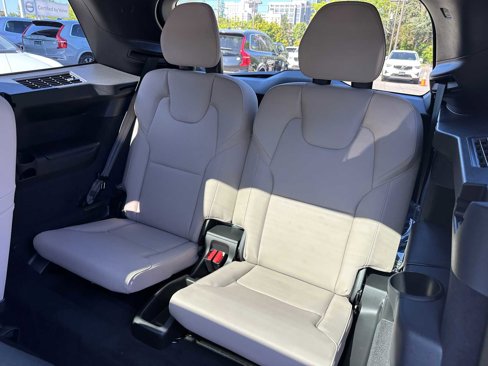 New 2026 Volvo XC90 B6 Plus w/ Protection Package Premier image 17
