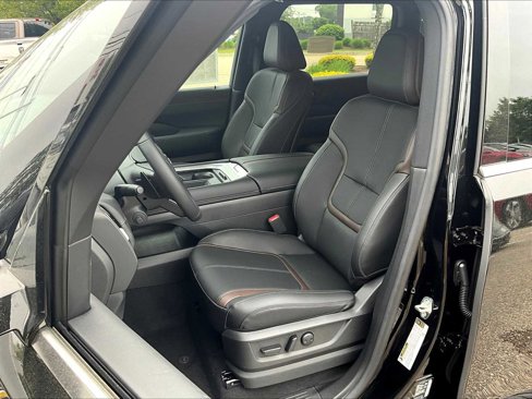New 2025 Nissan Armada SL w/ Captain's Chari Seat Package image 11