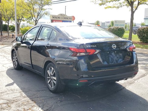 Used 2021 Nissan Versa SV image 3