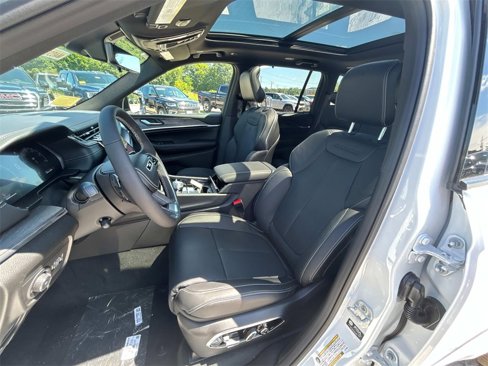 New 2025 Jeep Grand Cherokee Overland image 9