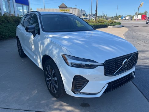 Certified 2025 Volvo XC60 B5 Plus image 7